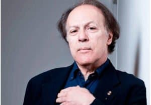 Retrato de Javier Marías, destacado escritor español.